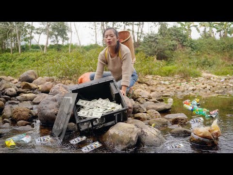 Poor girl found the money inside an old computer case that contained a lot of cash