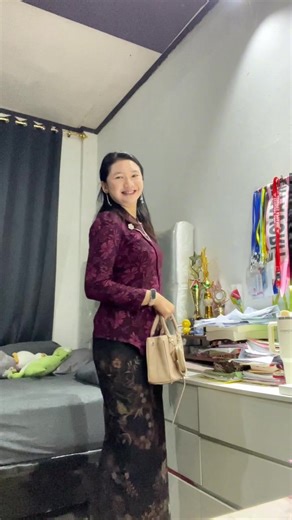 hari ini kita keundangan sendiri duluww yaa😋 #makeup #kondangan #ootd #kebaya #kuliner #makananviral #makan #jajanantiktok #tutorial #anaksekolah #haikantikantigalo