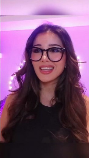 SSSniperWolf Twerks in Tight Shorts! 😍 #shorts #sssniperwolf