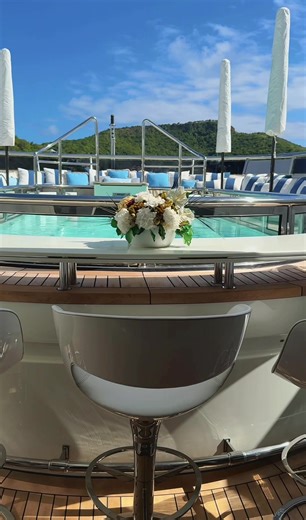 🛥️ ROMA Anyone who stepped onboard at the Antigua Charter Yacht Show will know what I’m talking about when I say it left me speechless! 😮 I’ll share it with you… 🎥 🖊️ Thoughtful design 🥰 Beautiful finishes ✨ Absolute charter luxury! #boatbuildingnews #superyacht #charter #antiguacharteryachtshow