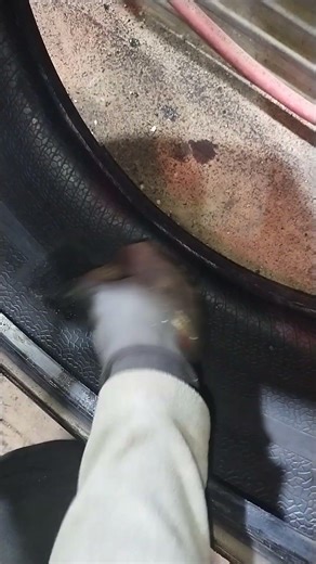 Glueing the tire before patch