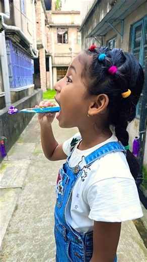 funny eating 🤣 #youtubeshorts #funny #comedy #mantumommagic #shorts #shortsvideo