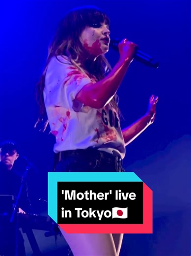 @CHVRCHES performing 'The Mother We Share' in Tokyo, Japan❤️‍🔥💃🏻🇯🇵 @Lauren Mayberry #laurenmayberry #chvrchesfans #chvrches #themotherweshare #tokyo