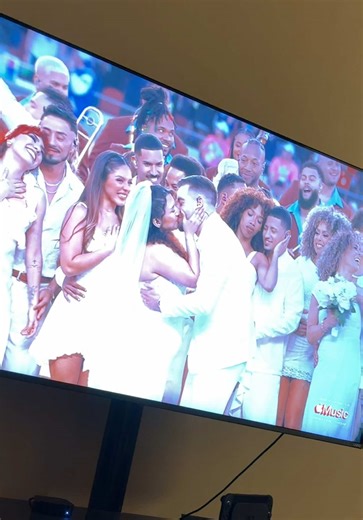 Raw reaction … that was the most random person he could’ve brought 🤣🫣 #creatorsearchinsights #Superbowl #ladygaga #halftimeshow #superbowl2026