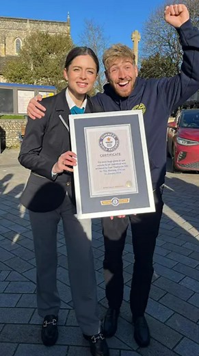 303K views · 6.7K reactions | Most hugs in one minute by an individual 珞 88 by Sam Thompson  | Guinness World Records | Facebook