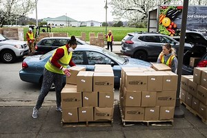 Hundreds of cars line up for help from Pittsburgh food bank
