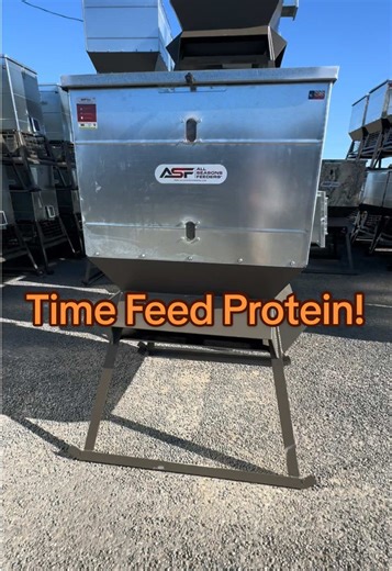 Innovative 1,000lb Electric Protein Stand & Fill Feeder