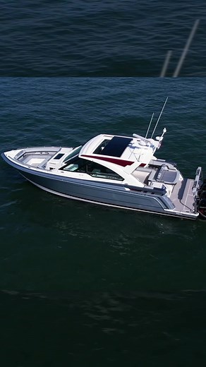 This highly sought after pre-owned 2021 Formula 40 SSC is as striking...