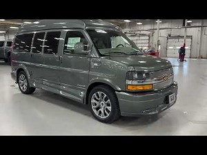 Silver Sage Explorer Van – Luxury Family Road Trip Van (7 Passenger)