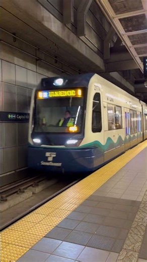 Seattle Link Light Rail Line 2 Entering Capitol Hill Station | #asmr #notalking