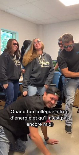 Juste de d’amour dans le département des dessinateurs 🌱 #fyr #foryou #foryoupage #pourtoi #fyp #team #equipe #pourtoipage #pourtoi #viral