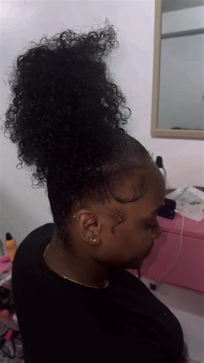 Book now ! Ponytail special available for the entire month ! Contact me here on TikTok or message the business page on instagram @shine_didit #entrepreneur #youngbusinessowner #salon #ponytail #hairdresserreacts