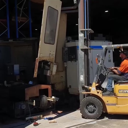 Taking Apart Our Massive Horizontal Milling Machine | Cutting Edge Engineering Australia