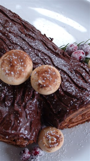 20K views · 68 reactions | This classic Christmas cake is so much easier than it looks! - recipe in first comment! - #yulelog #christmascakes #christmasfood #easyrecipes #comfortfood | 12 Tomatoes | Facebook