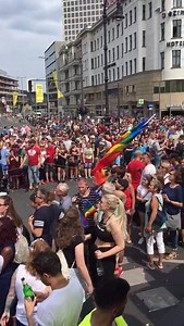 3.9K views · 90 reactions | Gemeinsam für Vielfalt und Akzeptanz!  Der CSD in Berlin ist in vollem Gange und wir sind mit Kollegen und Freunden mittendrin! | Vattenfall | Facebook