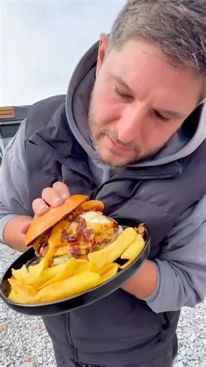 Ruby Food on Instagram: "#rubyfood #arad #burgers #fyp"