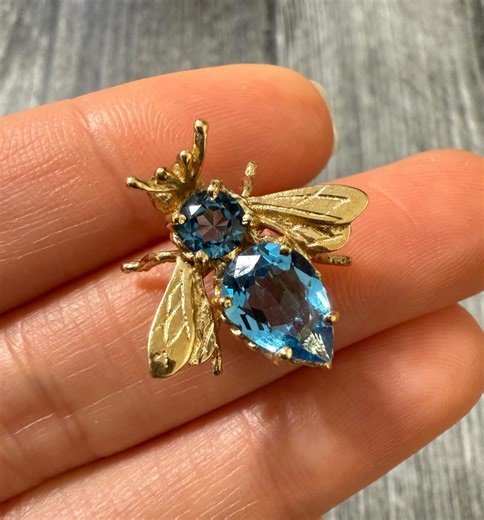 Blue Topaz and 14K Gold Bee Pin - Etsy