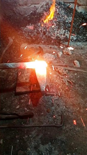 Hand Forged Iron Chisel Making 👍🌐 #handmade #craft #skills