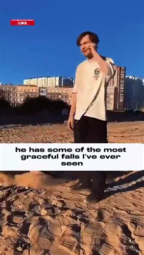 This guy has a really strange talent.