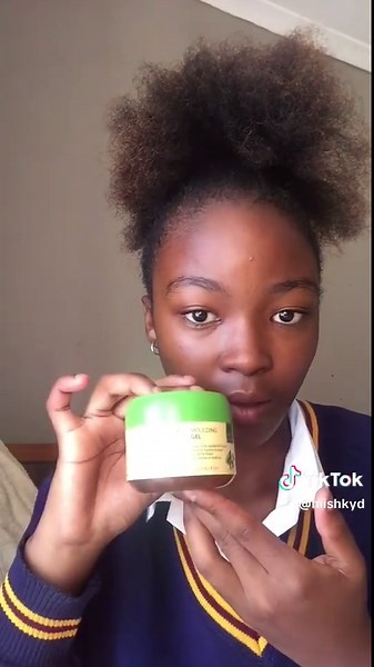 Replying to @Minentle Ocute neat bun for school #SAMA28 #hair tutorials