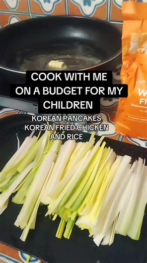 Cook and dish up dinner with me on a budget for my children! Tonight using what I had left at home I made Korean pancakes, Korean sticky fried chicken and rice! Thank you so much to the lovely lady for the rice, flour and spices from my wishlist, as you can see it's a huge help, thank you! ❤️ What did you have for dinner tonight? I'd love any inspiration! I'll be needing to go back to the food shop tomorrow, so trying to write some extremely budget recipes as I did this video ❤️ #dishupdinnerwit