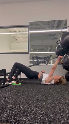 Glute bridge w alternating band reach