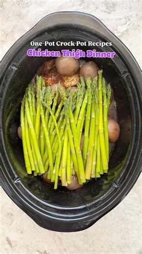 Crockpot Chicken Thigh Dinner #slowcooker #crockpot #onepotmeal