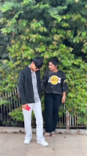 😃 Aadiwasi modall Nishuu 😘 on Instagram: "Fhul kumari 💗🖤"