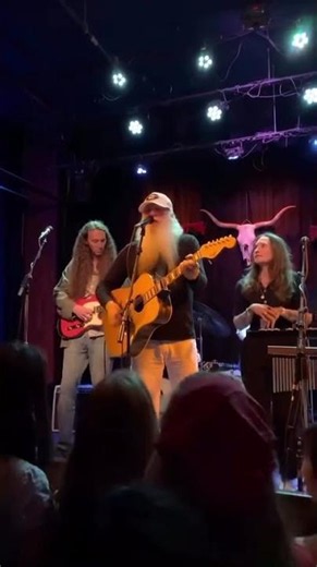 ‪@RobertLesterFolsomMusic‬ performing "My Stove's On Fire" last month at Tractor Tavern