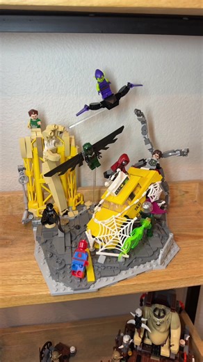 Completing the Lego Spider-Man Sinister Six MOC