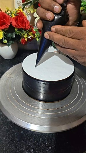 R letter wala cake design #cake #cakedesign #trending #shortvideo #short #viral #art #reels