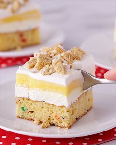 14K views · 317 reactions | Make every day your birthday with this over-the-top recipe. Birthday Cake Lush recipe: https://www.bettycrocker.com/recipes/birthday-cake-lush/dbc7ee1c-42a3-4bdf-a67f-5770ae66ae46?utm_medium=social&utm_source=facebook&utm_campaign=07_2018_standard?mktgimp=BCFROST?mktgimp=BCCAKEMX | Betty Crocker | Facebook