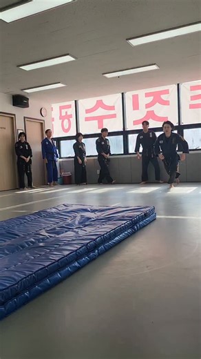 Controlled Falls Make Strong Fighters, Falling is not failure. It’s a skill. #GongkwonYusul #KangJun #KoreanMartialArt #NextGenerationMartialArt #ModernMartialArt | International Gongkwon Yusul Association