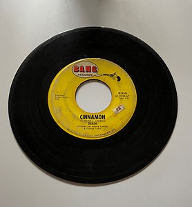 Derek / Jerry O - Cinnamon / Dance What Cha Wanna