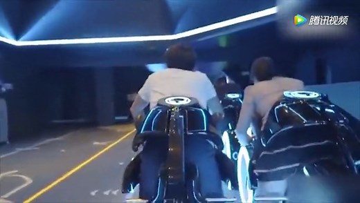 上海迪士尼的创极速光轮，简直太酷炫了！