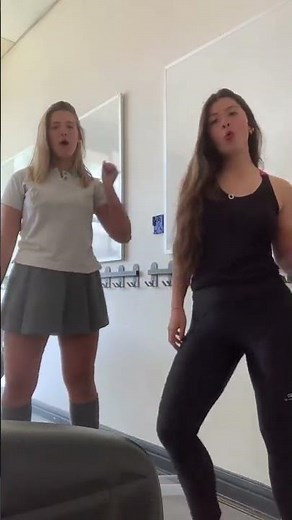 colegialas lindas bailando en tik tok 💗💗💗