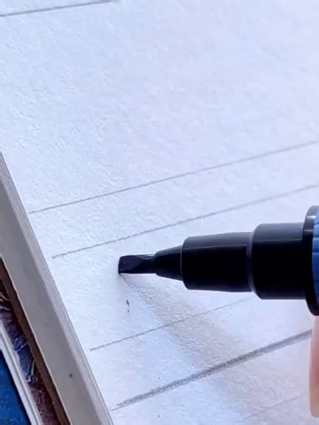 a to z Italic Calligraphy Tutorial #calligraphy #lettering #handlettering #reels #shorts Pen used: Kuretake ZIG Calligraphy double-sided pen (tip 3.5mm) Color: Black
