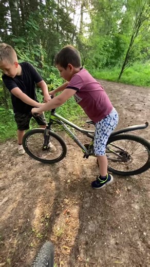 666 (@user6996086207800)’s videos with Bangarang (feat. Sirah) - Skrillex