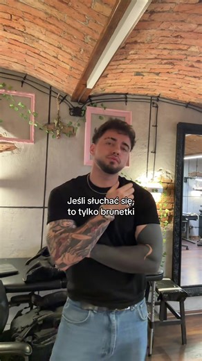 Tattoos and Brunettes: A Polish Perspective