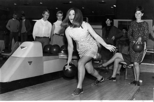 17 atmospheric pictures show the story of 10 pin bowling in city since 1960s