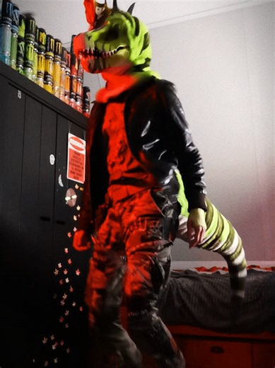 Bouncin彡* Look at that tail action 👀 #furry #fursuit #dinosaur #dinomask #supermotiontail