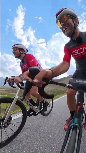 "I've got cramps!" 🤥 And then he sprints away...