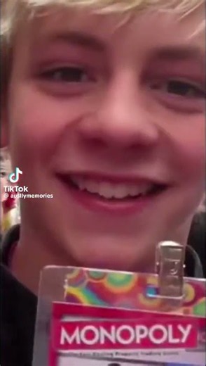 Young Ross Lynch!! 😍