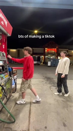 BEHIND THE SCENES (watch the actual vid!!) @Nicholas Stuart @rylie★ #asl #blooper #bts #behindthescenes #funny