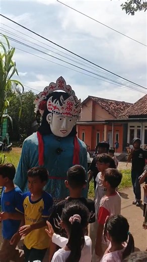 Nyokkk kita nonton ondel-ondel