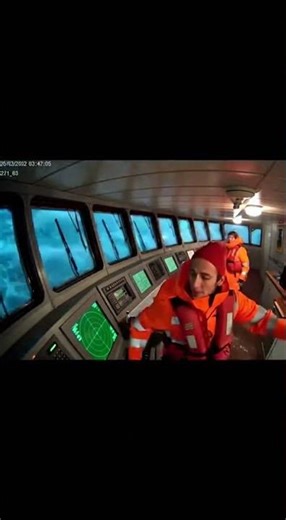 ROGUE WAVE Destroys Container Ship (North Sea) 🌊