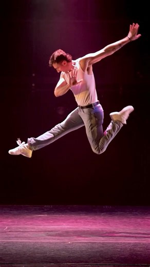 A rock ballet exploring the life of rock 'n' roll's most iconic showman, Freddie Mercury 🎤⭐