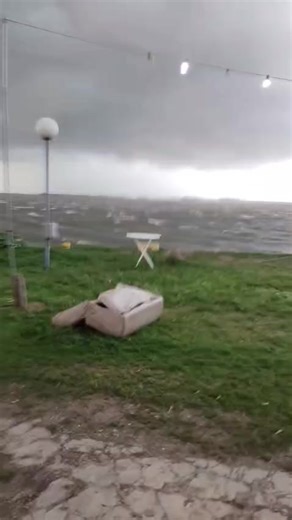 220K views · 1K reactions | Terrible tormenta en Laguna Cochico hoy sábado 4 de octubre, guia El Pata | La Peña de Alejandro | Facebook
