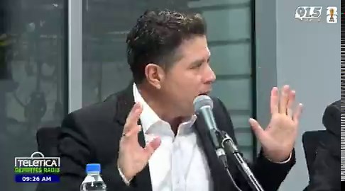 ¿Qué significa unirnos? ¿Qué el presidente del Saprissa no tenga competidor político? ¿Qué el fútbol no explore otros opciones para derechos de televisión? En el momento en que se supo que el señor Artavia debía disputar el puesto estalló un polvorín de padre y madre.