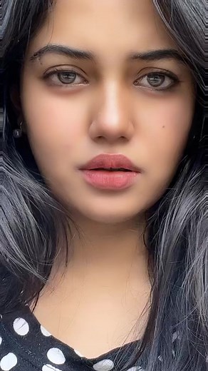 Fashion Blooper: Close-Up Style Mistake